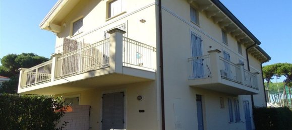 5 bedrooms Villa in Montignoso, Italy No. 316756 2