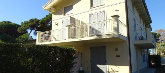 5 bedrooms Villa in Montignoso, Italy No. 316756 3