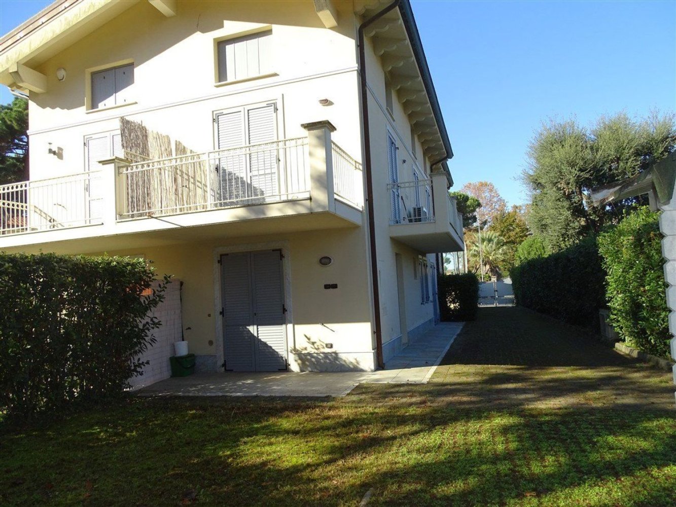 5 bedrooms Villa in Montignoso, Italy No. 316756