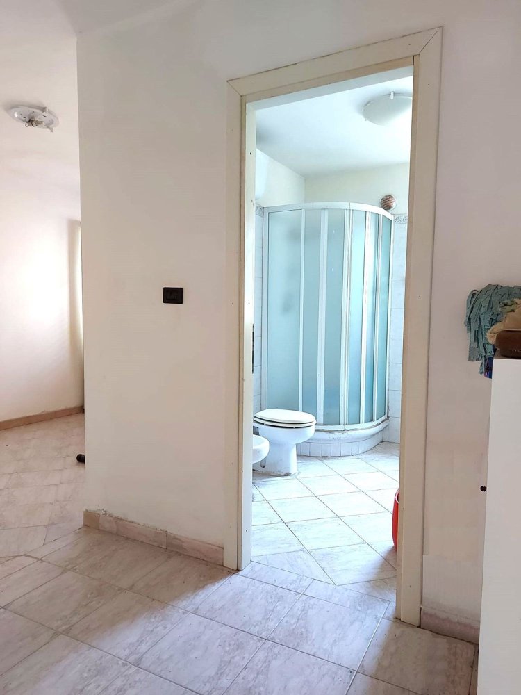 Квартира с 3 комнатами в Фьюмичино, Италия № 46802