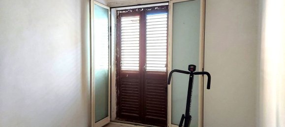 Квартира с 3 комнатами в Фьюмичино, Италия № 46802 15