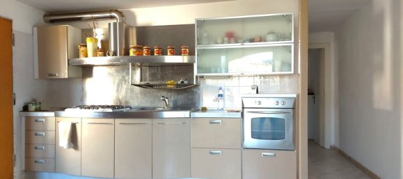 Квартира с 3 комнатами в Фьюмичино, Италия № 46802 8