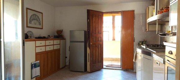 Квартира с 3 комнатами в Фьюмичино, Италия № 46802 6