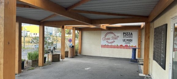 370m² Commercial property in Dissay, France No. 302588 2