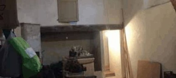 35 rooms House in Vaiano, Italy No. 40000 2