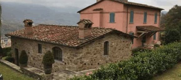 35 rooms House in Vaiano, Italy No. 40000 60