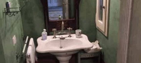 35 rooms House in Vaiano, Italy No. 40000 58