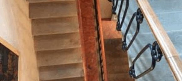 35 rooms House in Vaiano, Italy No. 40000 55