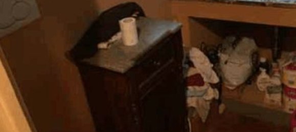 35 rooms House in Vaiano, Italy No. 40000 70