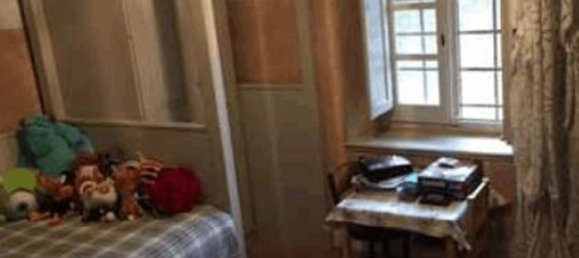 35 rooms House in Vaiano, Italy No. 40000 32