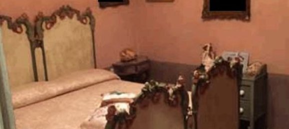 35 rooms House in Vaiano, Italy No. 40000 56