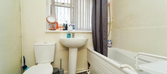 2 Schlafzimmer Gewerbliche Immobilie in Crawley, United Kingdom, Nr. 6282 11