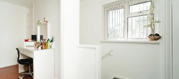 2 Schlafzimmer Gewerbliche Immobilie in Crawley, United Kingdom, Nr. 6282 8