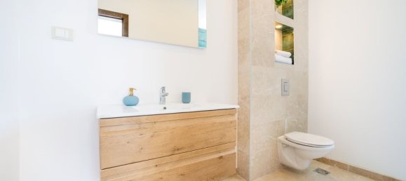 3 bedrooms Commercial property in Budva, Montenegro No. 105 15