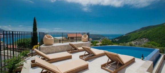 3 bedrooms Commercial property in Budva, Montenegro No. 105 2