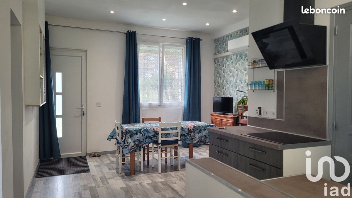 Adosado de 3 dormitorios en Venesmes, France No. 249261