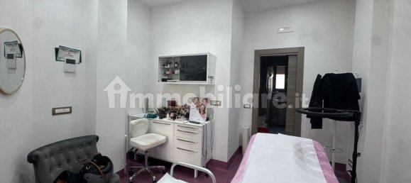 2 rooms Commercial property in Rome, Italy No. 328355 5