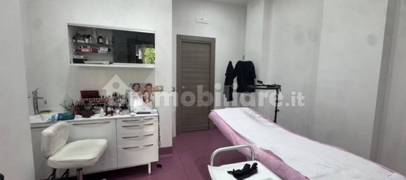 2 rooms Commercial property in Rome, Italy No. 328355 9