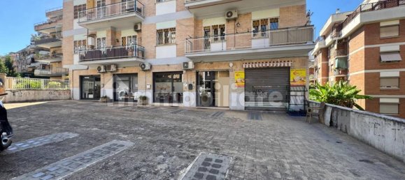 2 rooms Commercial property in Rome, Italy No. 328355 16