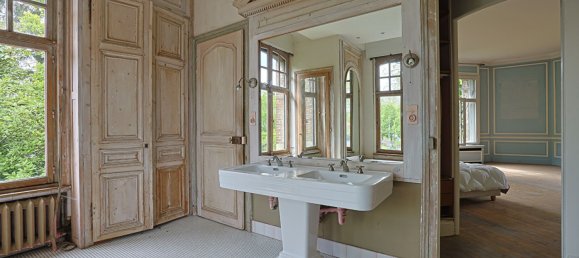 5 bedrooms House in Tourcoing, France No. 63408 11