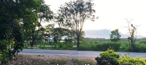 928m² Commercial property in Bang Lamung, Thailand No. 15543 3