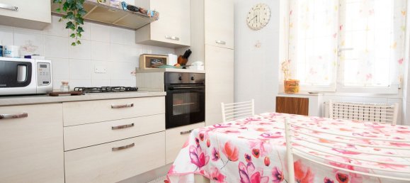 2 Schlafzimmer Wohnung in Genoa, Italy, Nr. 342214 9