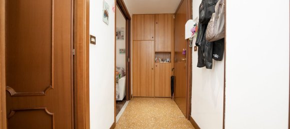 2 Schlafzimmer Wohnung in Genoa, Italy, Nr. 342214 5