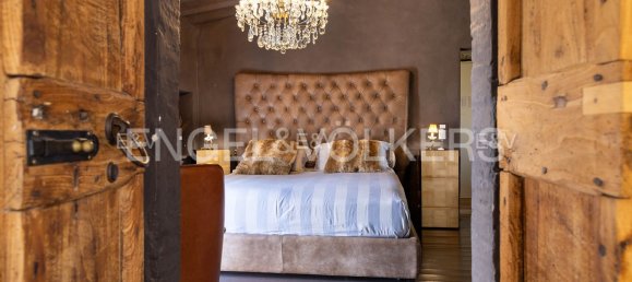 4 bedrooms House in Arezzo, Italy No. 263274 14