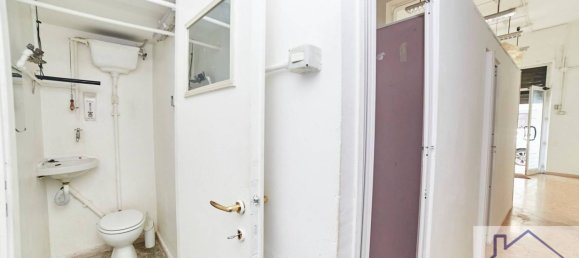 1 room Commercial property in Rome, Italy No. 24382 13