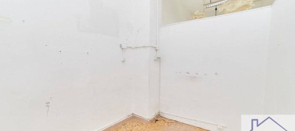 1 room Commercial property in Rome, Italy No. 24382 9