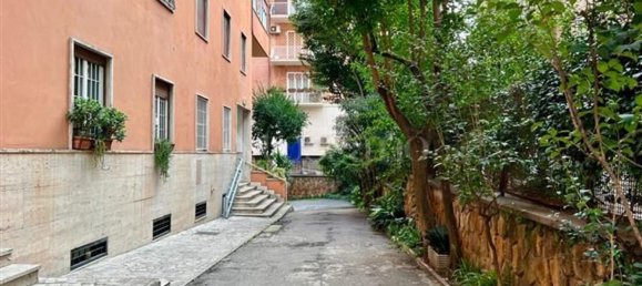 6 rooms Commercial property in Rome, Italy No. 170120 7