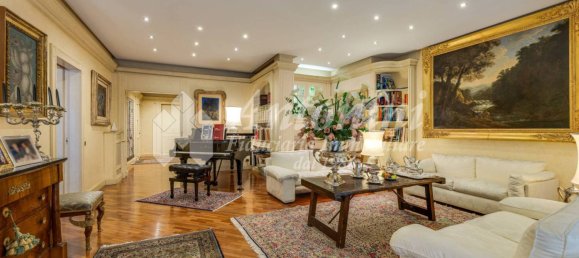 6 bedrooms Villa in Rome, Italy No. 330889 3