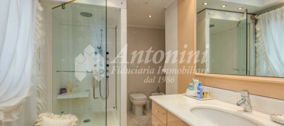 6 bedrooms Villa in Rome, Italy No. 330889 31