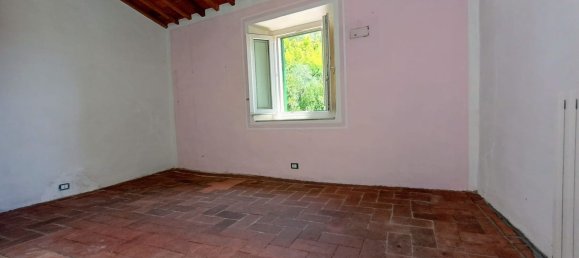 Замки и поместья с 4 комнатами в Пеша, Италия № 263865 45