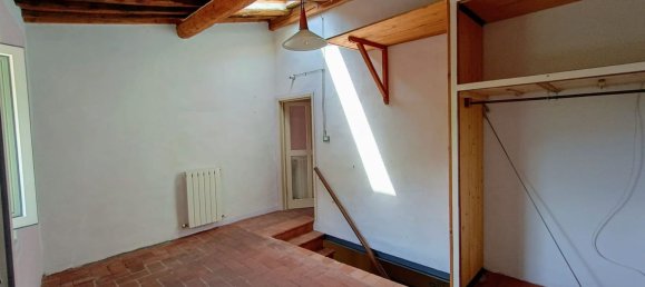 Замки и поместья с 4 комнатами в Пеша, Италия № 263865 44