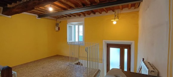 Замки и поместья с 4 комнатами в Пеша, Италия № 263865 16