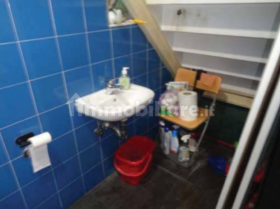 4 rooms Commercial property in Rome, Italy No. 299876