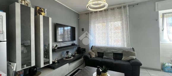 Квартира с 2 спальнями в Варесе, Италия № 150166 2