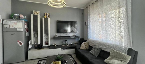 Квартира с 2 спальнями в Варесе, Италия № 150166 3