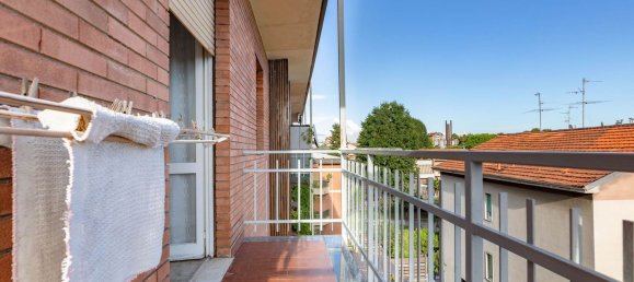 3 rooms Apartment in Cinisello Balsamo, Italy No. 330408 11