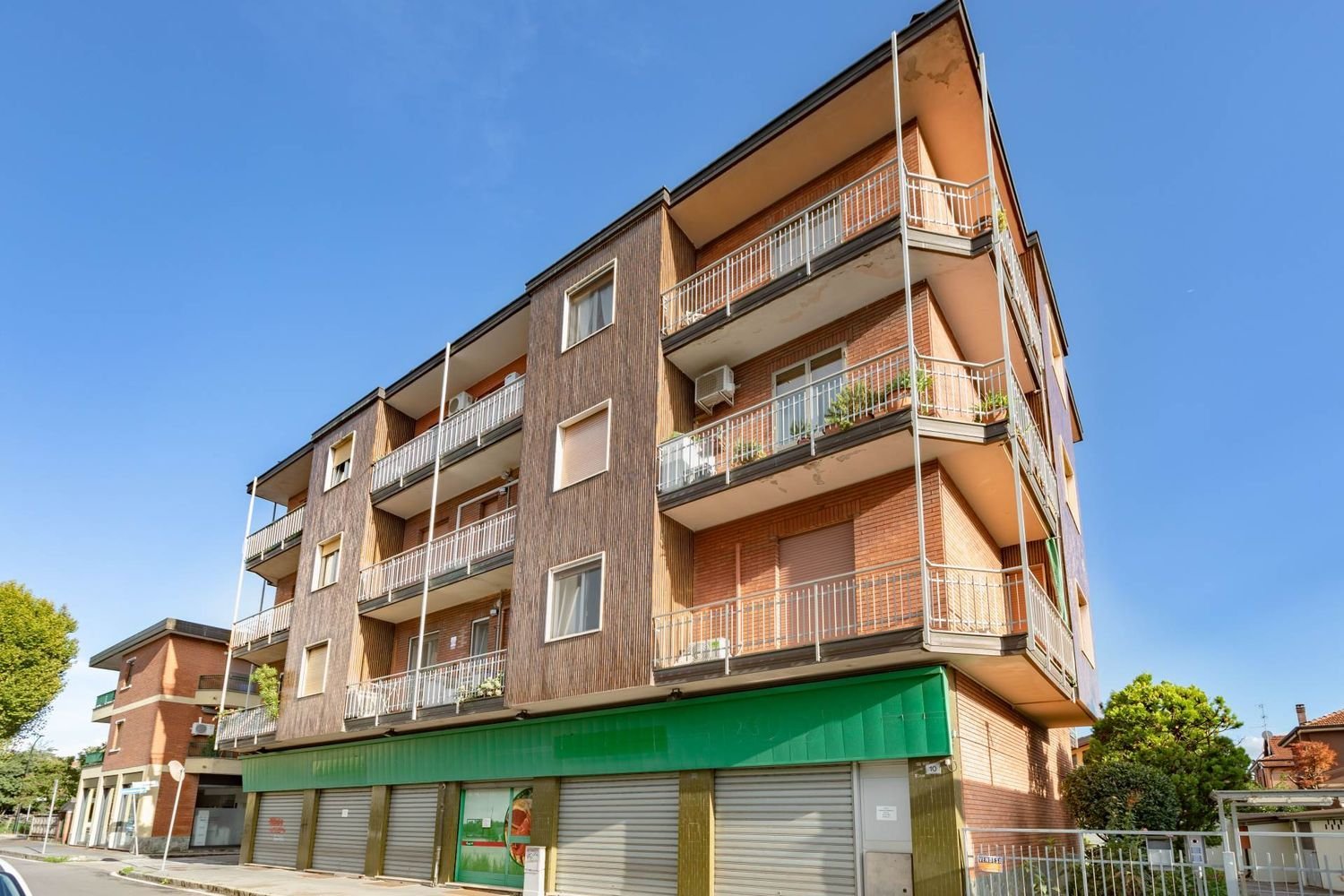 3 rooms Apartment in Cinisello Balsamo, Italy No. 330408