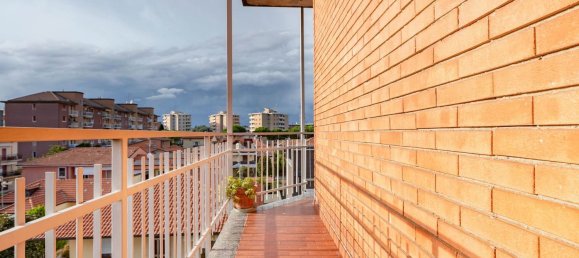 3 rooms Apartment in Cinisello Balsamo, Italy No. 330408 6