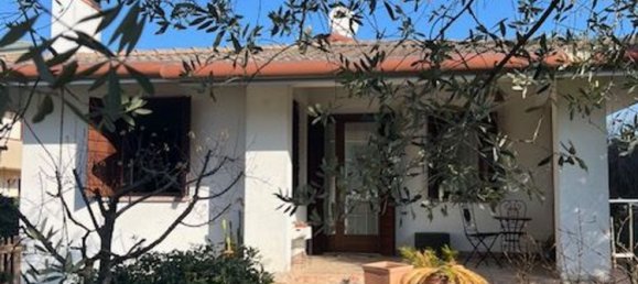 4 rooms Villa in Paese, Italy No. 60303 3