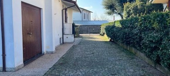 4 rooms Villa in Paese, Italy No. 60303 5