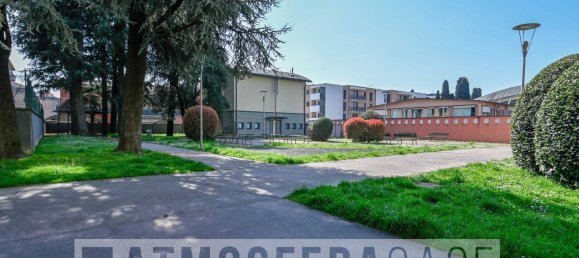 Apartamento de 3 habitaciónes en Bergamo, Italy No. 191133 47