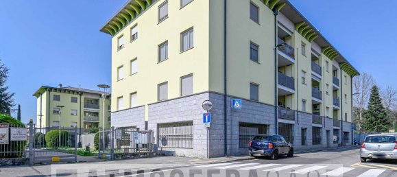 Apartamento de 3 habitaciónes en Bergamo, Italy No. 191133 51