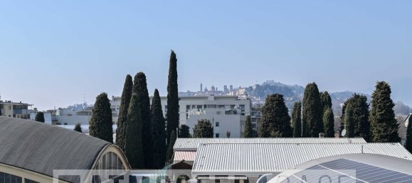 Apartamento de 3 habitaciónes en Bergamo, Italy No. 191133 8