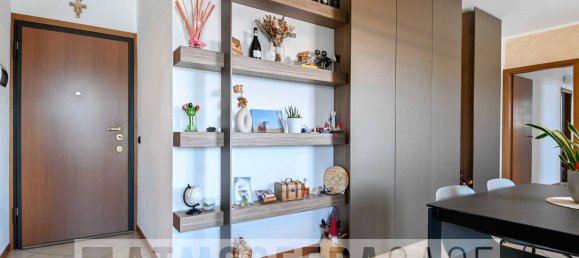 Apartamento de 3 habitaciónes en Bergamo, Italy No. 191133 4