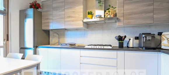 Apartamento de 3 habitaciónes en Bergamo, Italy No. 191133 9