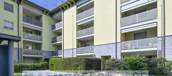 Apartamento de 3 habitaciónes en Bergamo, Italy No. 191133 54